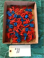 LOT OF MAGNETIC LETTERS