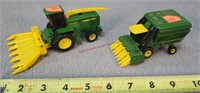 1/64 John Deere Forage Harvester & Cotton Picker