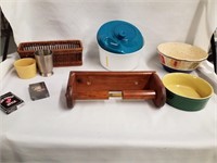 Porcelain bowls, paper towel holder, salad bowl