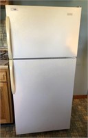 Magic Chef 15 cu ft Refrigerator Freezer