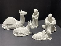 5 Avon Nativity Collectibles