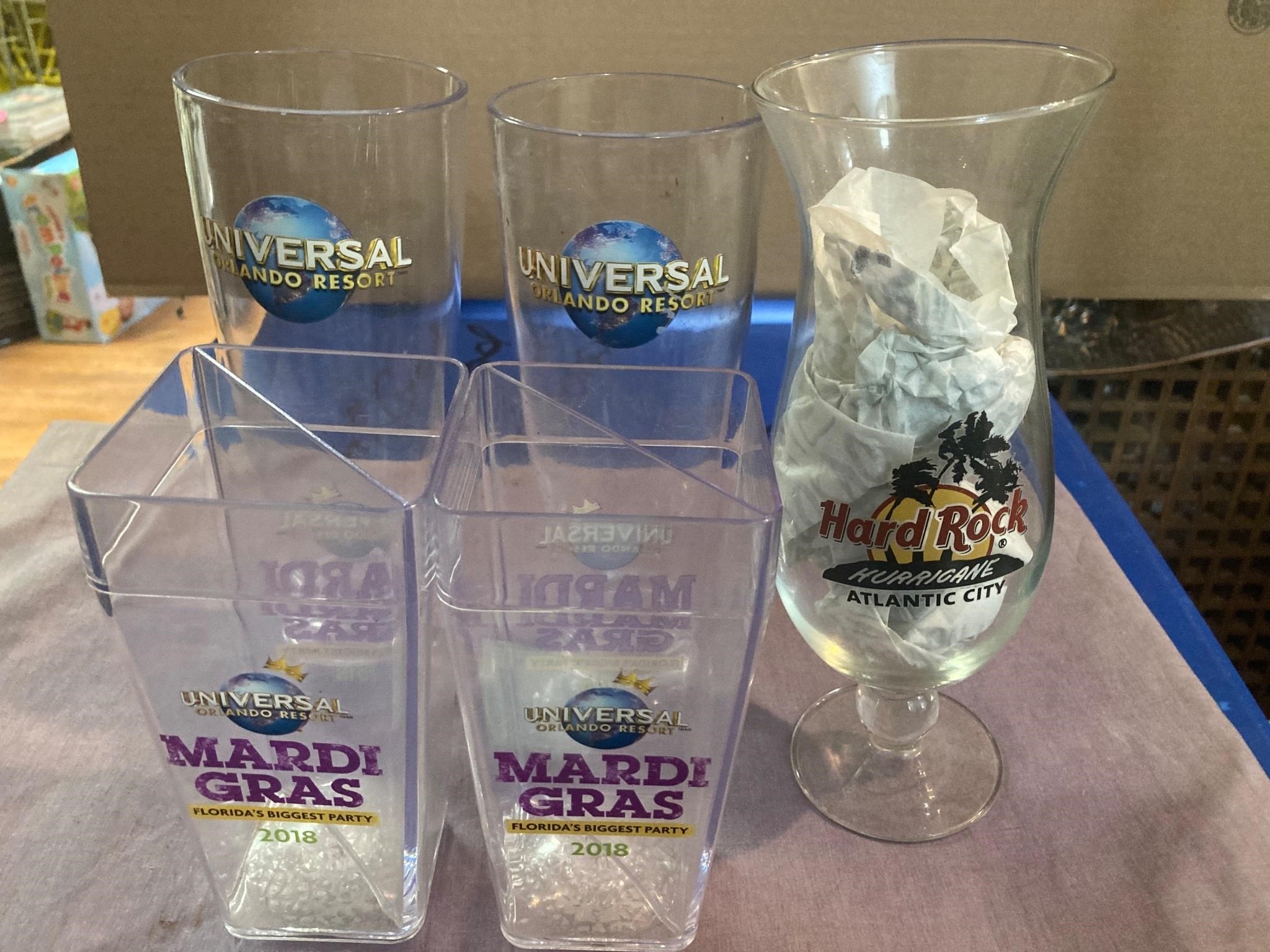 5 souvenir cups