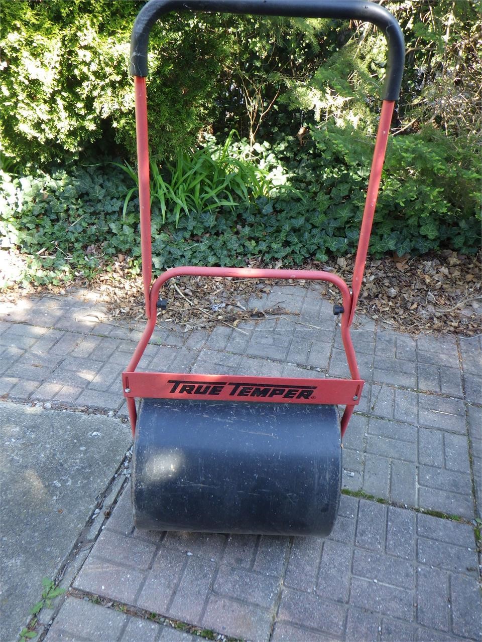 True Temper Lawn Roller