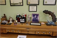 Judicial Figurines & Paperweights