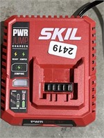 SKIL PWR JUMP CHARGER