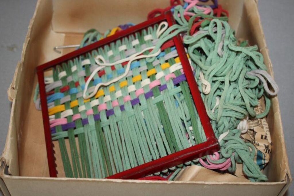 MINI LOOM WITH STARTED PROJECT