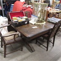 DINING TABLE W/ 5 CHAIRS -NEEDS REFINISHING