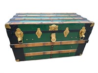 FLAT TOP ANTIQUE TRUNK WITH TRAY