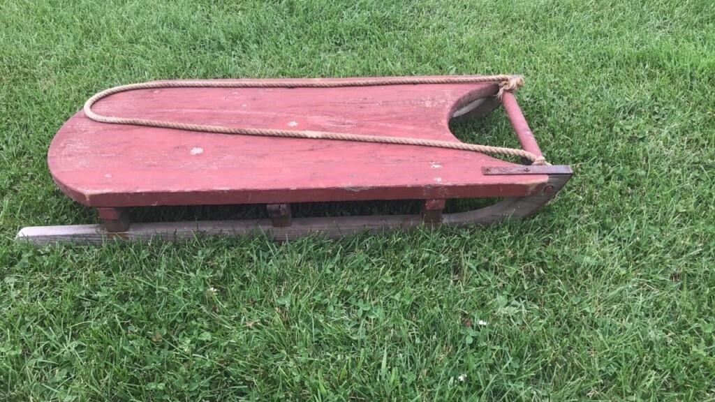 Vintage wooden sleigh