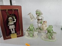4 Lenox frogs