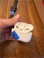 Apple AirPods Pro with case