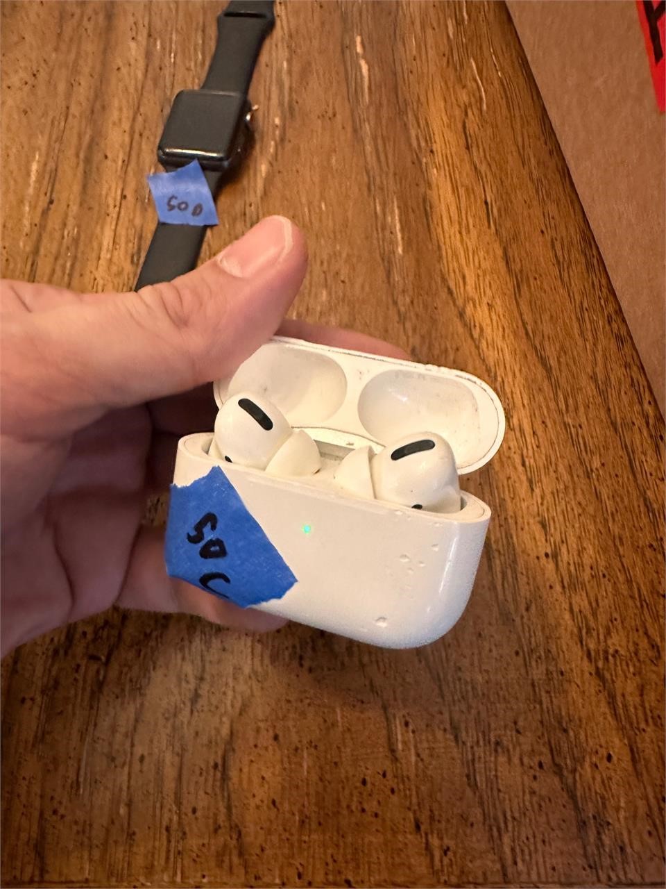 Apple AirPods Pro with case