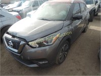 2018 Nissan Kicks 3N1CP5CUXJL528303 Gray