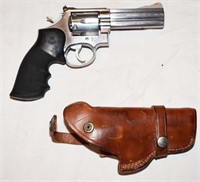 S & W MOD. 686 - 3 357 MAG. REVOLVER - 4" BBL