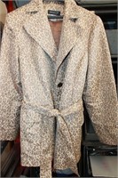 Super Cute Jones of New York Leopard print coat