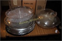 VARIOUS PLASTIC SERVING BOWLS AND TRAYS