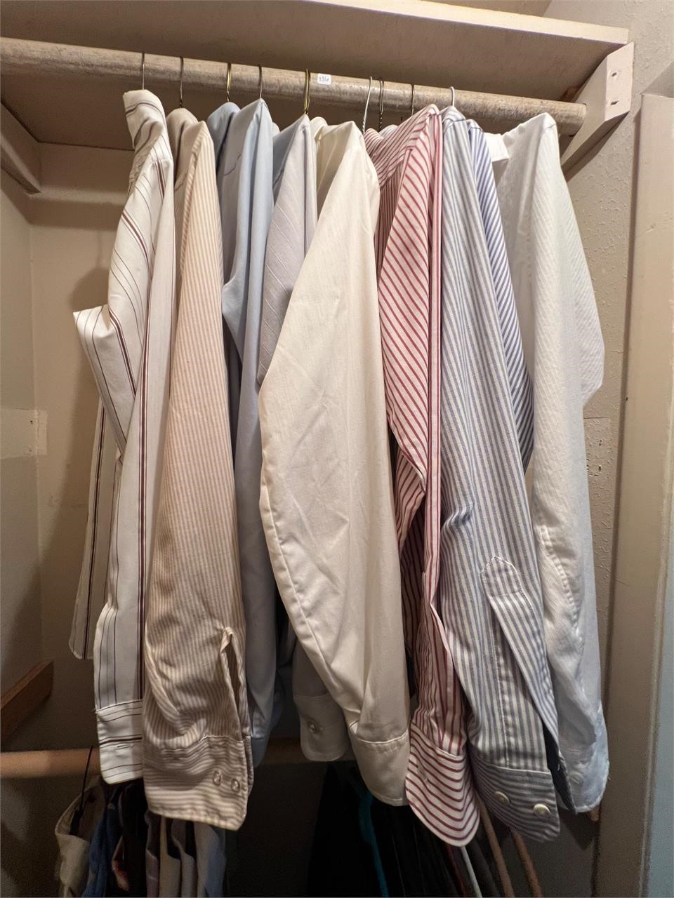 LOT OF DRESS SHIRTS 32-33 & SMALL