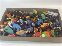 Tray Lot containing several assorted cars, hot