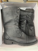 New Monroe and Main ladies boots size 10