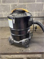 rigid shop vacuum with hoses works 3 gallon