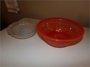 Red glass bowl, clear glass bowl