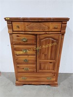 VTG Vaughan-Bassett Pine Gentleman's Chest