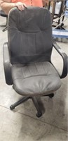 NICE ROLLING OFFICE CHAIR