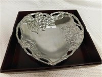 NEW IN BOX ARTHUR COURT GRAPE HEART COUPE TRAY