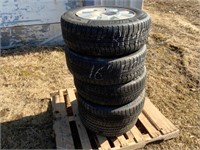 Michelin 215/65R 16' tires  (Ford)