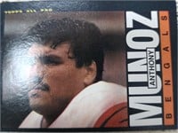 Three 1985 Anthony Munoz Topps #219