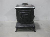 18"x 24"x 23.5" Cast Iron Wood Stove Untested