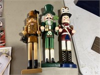 NUTCRACKER DECOR