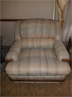 Upholstered Chair 40 x 36 x 32"