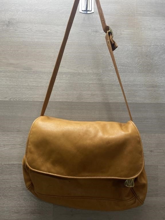 Vtg Victoria Leather Bag USA Made