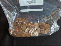 930 GRAMS OF MIXED COINS - MAINLY WHEAT PENNIES