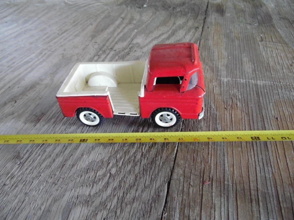 STRUCTO RED TOY TRUCK