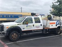 2015 F550 Service Truck with Crane (KEY TITLE)