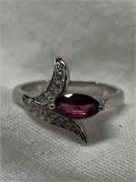 Sterling Silver Ring w/ Garnet Gemstone Sz 7