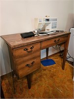 Singer Sewing machine with table