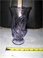 Vtg Fenton Purple Petal Design Vase