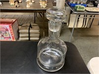 GLASS DECANTER