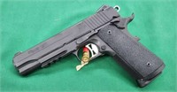 Sig Sauer  Model 1911  .45ACP Sn:54B041258 4 Mags