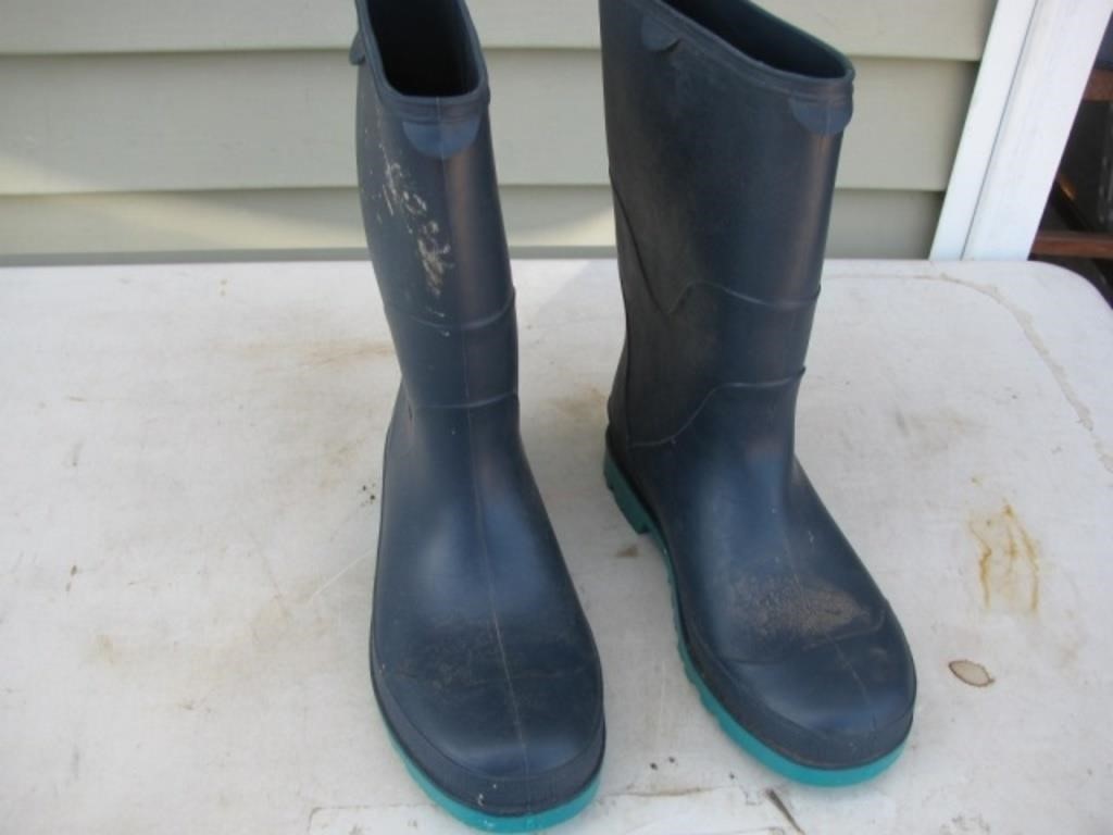Kids/Young Adult Rubber Boots - No Size Marked