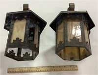 2 outdoor lights