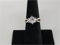 Diamond Solitaire Twist Ring