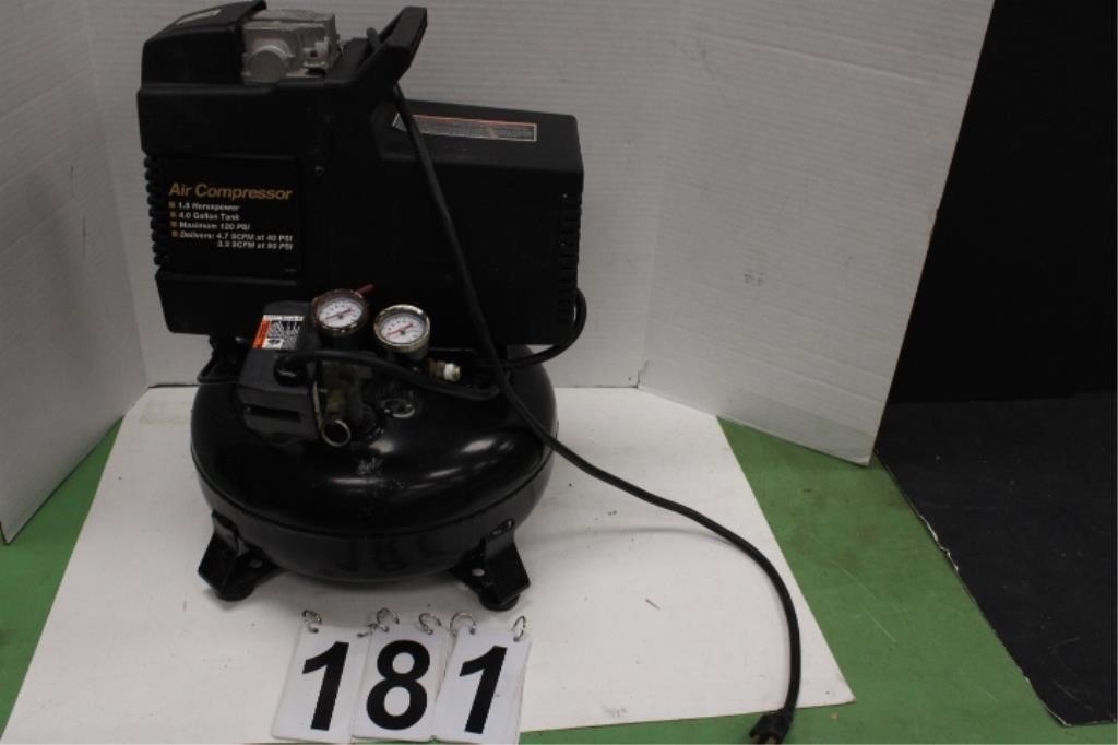 4 Gallon Air Compressor (Powers On)