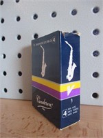 4 Saxophone Alto Reeds 4