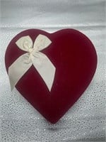 heart box with jewelry 2