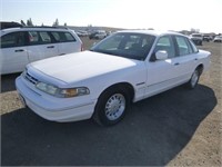 1995 Ford Crown Victoria LX Sedan