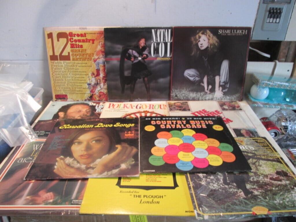 LOT OF 11 ASSORTED VINTAGE RECORDS ALBUMS